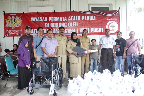 Komite peralihan Aceh [KPA] Pusat bersama YPAP salurkan bantuan Becak Mesin di Pidie Jaya dan Kabupaten Bireuen